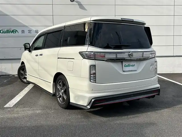 日産 エルグランド 250ハイウェイスターS 長崎県 2016(平28)年 9.7万km ブリリアントホワイトパール NISMOエアロ（F/S/R下）/純正ナビ/（CD/DVD/BT/フルセグ）/フリップダウンモニター/全方位カメラ/コーナーセンサー/クルーズコントロール/ETC/両側パワースライドドア/ハーフレザーシート/オートライト/NISMO18インチAW