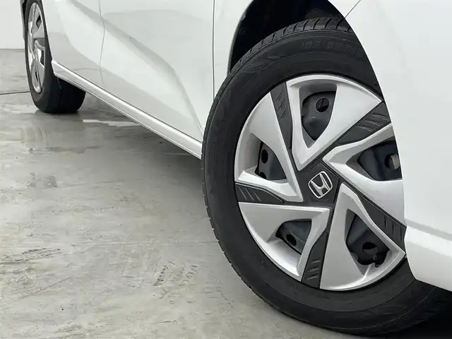 ホンダ フリード ハイブリット G ホンダセンシング 福岡県 2021(令3)年 3万km プラチナホワイトパール 純正ナビ（フルセグＴＶ）　/バックカメラ　/ビルトインＥＴＣ　/前方ドラレコ　/ＡＣＣ　/ホンダセンシング　/衝突被害軽減ブレーキ　/レーンキープ　/両側電動スライドドア　/シートヒーター　/ステアリングリモコン　/ＬＥＤ