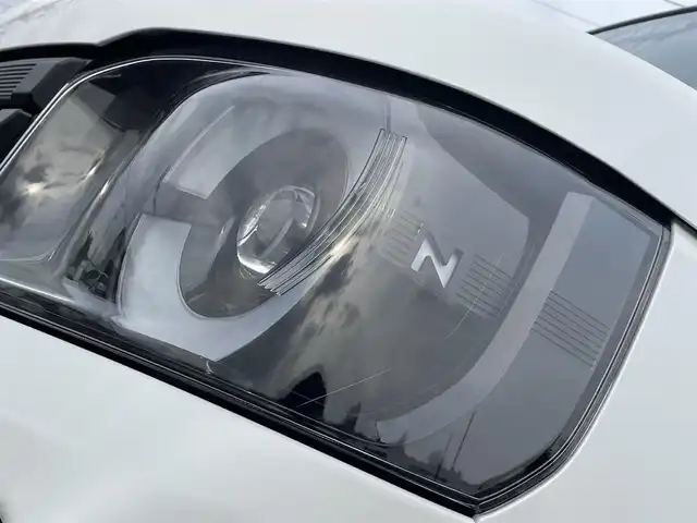 ホンダ Ｎ ＢＯＸ 千葉県 2025(令7)年 0.1万km未満 プラチナホワイトパール AIS検査済み/ＤＡＭＤフェイスチェンジキット　（社外）/ＴＯＹＯオープンカントリーＲ／Ｔ新品タイヤ（社外）/マッドヴァンスＸ１５インチＡＷ（社外）/マッドブラック塗装　/ホンダセンシング　/両側パワスラ　/コーナーセンサー　/前席シートヒーター/社外パーツ取付有