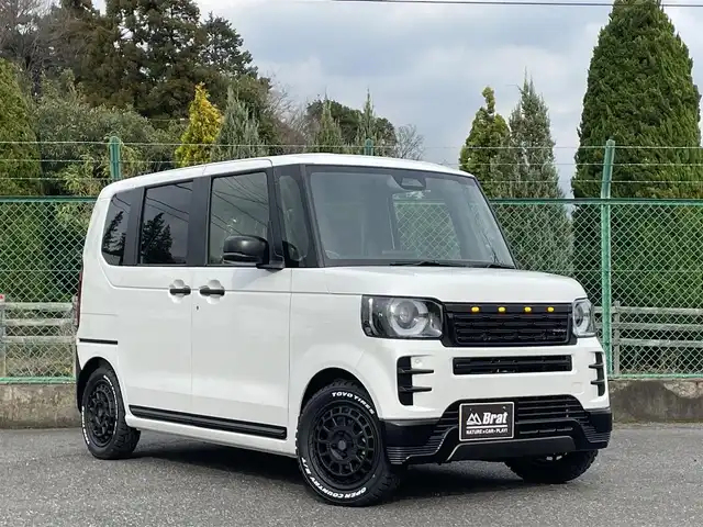 ホンダ Ｎ ＢＯＸ 千葉県 2025(令7)年 0.1万km未満 プラチナホワイトパール AIS検査済み/ＤＡＭＤフェイスチェンジキット　（社外）/ＴＯＹＯオープンカントリーＲ／Ｔ新品タイヤ（社外）/マッドヴァンスＸ１５インチＡＷ（社外）/マッドブラック塗装　/ホンダセンシング　/両側パワスラ　/コーナーセンサー　/前席シートヒーター/社外パーツ取付有