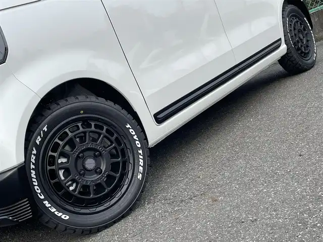 ホンダ Ｎ ＢＯＸ 千葉県 2025(令7)年 0.1万km未満 プラチナホワイトパール AIS検査済み/ＤＡＭＤフェイスチェンジキット　（社外）/ＴＯＹＯオープンカントリーＲ／Ｔ新品タイヤ（社外）/マッドヴァンスＸ１５インチＡＷ（社外）/マッドブラック塗装　/ホンダセンシング　/両側パワスラ　/コーナーセンサー　/前席シートヒーター/社外パーツ取付有