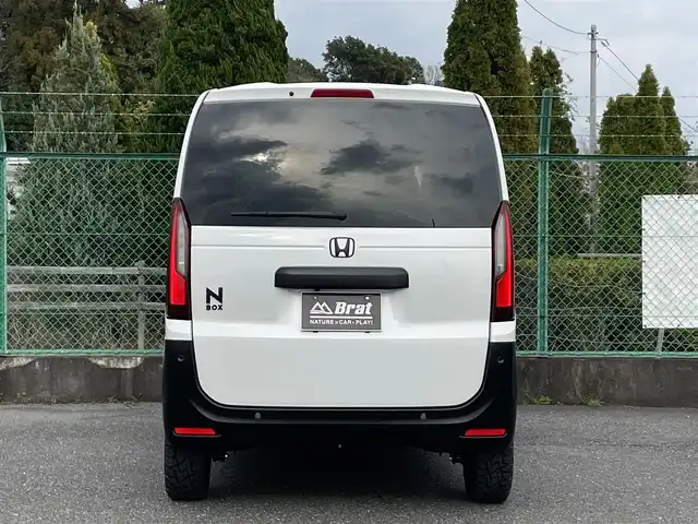 ホンダ Ｎ ＢＯＸ 千葉県 2025(令7)年 0.1万km未満 プラチナホワイトパール AIS検査済み/ＤＡＭＤフェイスチェンジキット　（社外）/ＴＯＹＯオープンカントリーＲ／Ｔ新品タイヤ（社外）/マッドヴァンスＸ１５インチＡＷ（社外）/マッドブラック塗装　/ホンダセンシング　/両側パワスラ　/コーナーセンサー　/前席シートヒーター/社外パーツ取付有