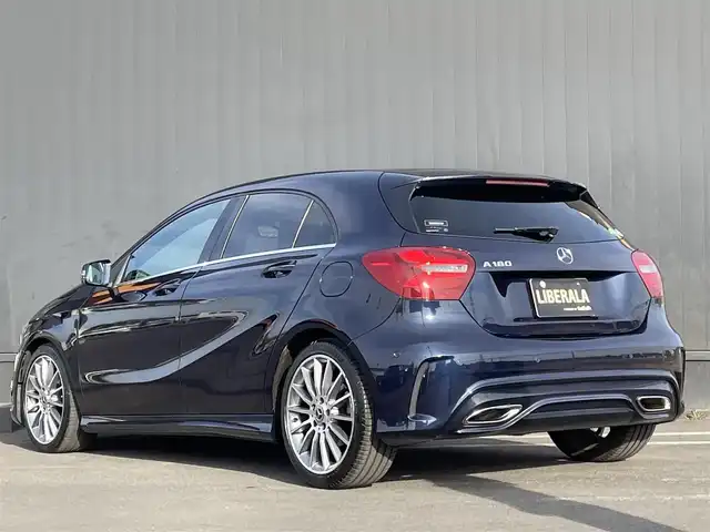 メルセデス・ベンツ Ａ１８０ AMG スタイル 茨城県 2018(平30)年 2.4万km カバンサイトブルー 前席M付きパワーシート/アンビエントライト12色/Fドラレコ/ダイヤモンドグリル/赤ステッチシート/パノラミックスライディングルーフ/前席シートヒーター/ハーフレザーシート/ETC/アクティブセーフティブレーキ/レーンキーピングエイド/ブラインドスポットアシスト