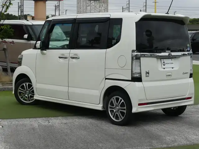 ホンダ Ｎ ＢＯＸ カスタム G Lパッケージ 千葉県 2013(平25)年 5.7万km プレミアムホワイトパール 155/65R14/左パワースライドドア/右イージークローザードア/純正SDナビ/地デジTV/【DVD/CD再生機能　Bluetooth接続】/バックカメラ/ステアリングスイッチ/ETC/HID/フォグライト/ウインカーミラー/純正14インチアルミホイル/スマートキー