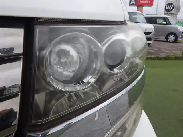 ホンダ Ｎ ＢＯＸ カスタム G Lパッケージ 千葉県 2013(平25)年 5.7万km プレミアムホワイトパール 155/65R14/左パワースライドドア/右イージークローザードア/純正SDナビ/地デジTV/【DVD/CD再生機能　Bluetooth接続】/バックカメラ/ステアリングスイッチ/ETC/HID/フォグライト/ウインカーミラー/純正14インチアルミホイル/スマートキー