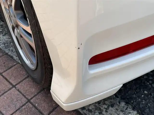 ホンダ Ｎ ＢＯＸ カスタム SSパッケージ 福岡県 2014(平26)年 7.7万km プレミアムホワイトパール (株)IDOMが運営する【じしゃロン八幡西店】の自社ローン専用車両になります。こちらは現金またはオートローンご利用時の価格です。自社ローンご希望の方は別途その旨お申付け下さい/衝突軽減システム/スマートキー /ナビ/ワンセグ/Bluetooth/バックカメラ/HID/オートライト