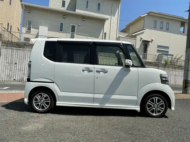 ホンダ Ｎ ＢＯＸ カスタム SSパッケージ 福岡県 2014(平26)年 7.7万km プレミアムホワイトパール (株)IDOMが運営する【じしゃロン八幡西店】の自社ローン専用車両になります。こちらは現金またはオートローンご利用時の価格です。自社ローンご希望の方は別途その旨お申付け下さい/衝突軽減システム/スマートキー /ナビ/ワンセグ/Bluetooth/バックカメラ/HID/オートライト