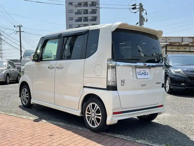 ホンダ Ｎ ＢＯＸ カスタム SSパッケージ 福岡県 2014(平26)年 7.7万km プレミアムホワイトパール (株)IDOMが運営する【じしゃロン八幡西店】の自社ローン専用車両になります。こちらは現金またはオートローンご利用時の価格です。自社ローンご希望の方は別途その旨お申付け下さい/衝突軽減システム/スマートキー /ナビ/ワンセグ/Bluetooth/バックカメラ/HID/オートライト