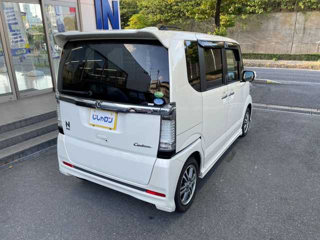 ホンダ Ｎ ＢＯＸ カスタム SSパッケージ 福岡県 2014(平26)年 7.7万km プレミアムホワイトパール (株)IDOMが運営する【じしゃロン八幡西店】の自社ローン専用車両になります。こちらは現金またはオートローンご利用時の価格です。自社ローンご希望の方は別途その旨お申付け下さい /ナビ(ワンセグTV/Bluetooth)/バックカメラ/衝突軽減システム/スマートキー/オートライト