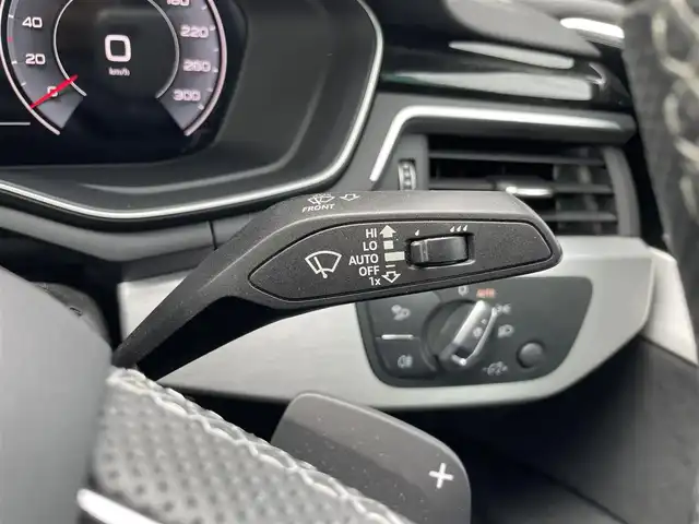 アウディ アウディ Ａ４ ブラックスタイルプラス 福岡県 2022(令4)年 2.9万km クワンタムグレー 純正メモリナビ(全方位モニター、AUX)/ETC2.0/エアバッグ(W＋サイド)/カーテンエアバッグ/前後コーナーセンサー/パーキングアシスト/アイドリングストップ/クルーズコントロール/Dualエアコン/ハーフレザーシート/シートヒーター(D＋N席)/純正フロアマット/純正アルミホイール/プッシュスタート/４WD/スマートキー
