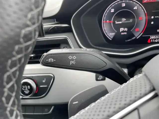 アウディ アウディ Ａ４ ブラックスタイルプラス 福岡県 2022(令4)年 2.9万km クワンタムグレー 純正メモリナビ(全方位モニター、AUX)/ETC2.0/エアバッグ(W＋サイド)/カーテンエアバッグ/前後コーナーセンサー/パーキングアシスト/アイドリングストップ/クルーズコントロール/Dualエアコン/ハーフレザーシート/シートヒーター(D＋N席)/純正フロアマット/純正アルミホイール/プッシュスタート/４WD/スマートキー