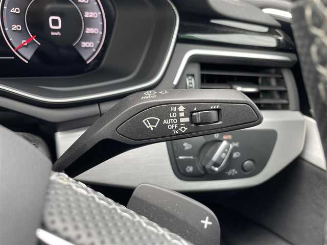 アウディ アウディ Ａ４ ブラックスタイルプラス 福岡県 2022(令4)年 2.9万km クワンタムグレー 純正メモリナビ(全方位モニター、AUX)/ETC2.0/エアバッグ(W＋サイド)/カーテンエアバッグ/前後コーナーセンサー/パーキングアシスト/アイドリングストップ/クルーズコントロール/Dualエアコン/ハーフレザーシート/シートヒーター(D＋N席)/純正フロアマット/純正アルミホイール/プッシュスタート/４WD/スマートキー