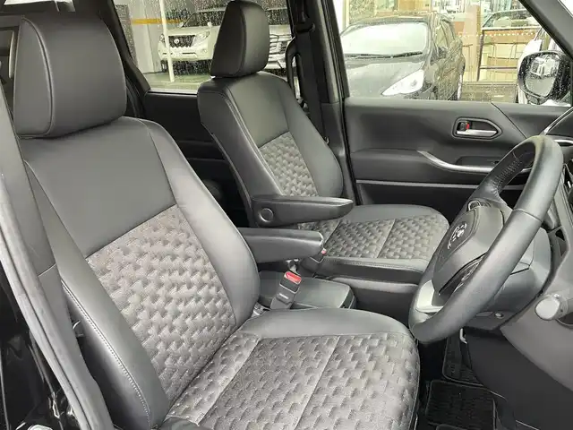 トヨタ ヴォクシー S－Z 福岡県 2022(令4)年 2.7万km アティチュードブラックマイカ ワンオーナー/純正メーカーナビ/（Bluetooth対応/フルセグ/AM/FM）/純正後席モニター（フリップダウンモニター）/レーダークルーズコントロール/オートブレーキホールド/トヨタセーフティセンス/-プリクラッシュセーフティ/-ブラインドスポットモニター/-車線逸脱警報/-駐車支援システム/シートヒーター/ハーフレーザー/ステアリングヒーター/オットマン（2列目シート）/両側パワースライドドア/電動リアゲート/バックカメラ/ドライブレコーダー/ビルトインETC2.0/純正アルミホイール/純正フロアマット/保証書/取扱説明書/スマートキー