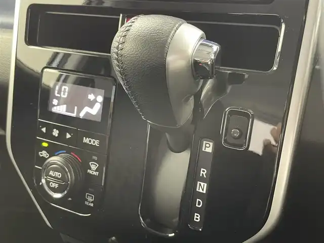 トヨタ ルーミー カスタムG－T 千葉県 2020(令2)年 3.3万km ブライトシルバーM スマートアシスト3/・衝突回避支援ブレーキ機能/・衝突警報機能/・車線逸脱警報機能/・誤発進抑制制御機能/・先行者発進お知らせ機能/・オートハイビーム/・コーナーセンサー/純正9インチメモリーナビ/・フルセグTV/・Bluetooth/・CD/DVD再生/・バックカメラ/両側パワースライドドア/スマートキー/LEDヘッドライト/前後コーナーセンサー/ビルトインETC/フロントスポイラー/社外AW+スタッドレスT