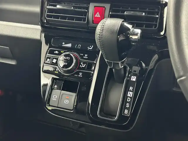 ダイハツ タント カスタム RS 熊本県 2023(令5)年 2.5万km ファイアークォーツレッドM ワンオーナー　/9インチスマホ連携ディスプレイオーディオ（ApplCarPlay・AndroidAuto・BT・フルセグ）/バックカメラ　/前方のみドライブレコーダー　/前席シートヒーター　/両側パワースライドドア　/前後クリアランスソナー　/衝突軽減ブレーキ　/横滑り防止　/アイドリングストップ　/純正フロアマット/純正１５インチAW/オートライト/LEDヘッドライト/フォグライト/スマートキー/プッシュスタート/スペアキー1本/保証書/取扱説明書