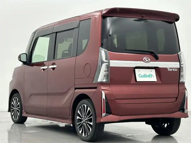 ダイハツ タント カスタム RS 熊本県 2023(令5)年 2.5万km ファイアークォーツレッドM ワンオーナー　/9インチスマホ連携ディスプレイオーディオ（ApplCarPlay・AndroidAuto・BT・フルセグ）/バックカメラ　/前方のみドライブレコーダー　/前席シートヒーター　/両側パワースライドドア　/前後クリアランスソナー　/衝突軽減ブレーキ　/横滑り防止　/アイドリングストップ　/純正フロアマット/純正１５インチAW/オートライト/LEDヘッドライト/フォグライト/スマートキー/プッシュスタート/スペアキー1本/保証書/取扱説明書