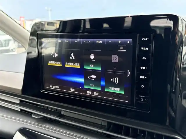 日産 セレナ ハイウェイスター V 大分県 2023(令5)年 1.9万km プリズムホワイト ・純正ナビ(BT/USB/フルセグTV)/・全方位カメラ/・プロパイロット/・両側パワースライドドア/・エマージェンシーブレーキ/・コーナーセンサー/・ブラインドスポットモニター/・デジタルインナーミラー/・ETC/・ブレーキホールド/・ウォークスルー/・オートハイビーム/・ステアリングリモコン/・パドルシフト/・スマートキー