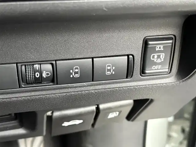 日産 セレナ ハイウェイスター V 大分県 2023(令5)年 1.9万km プリズムホワイト ・純正ナビ(BT/USB/フルセグTV)/・全方位カメラ/・プロパイロット/・両側パワースライドドア/・エマージェンシーブレーキ/・コーナーセンサー/・ブラインドスポットモニター/・デジタルインナーミラー/・ETC/・ブレーキホールド/・ウォークスルー/・オートハイビーム/・ステアリングリモコン/・パドルシフト/・スマートキー