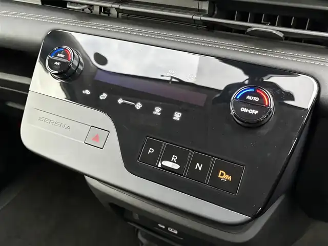 日産 セレナ ハイウェイスター V 大分県 2023(令5)年 1.9万km プリズムホワイト ・純正ナビ(BT/USB/フルセグTV)/・全方位カメラ/・プロパイロット/・両側パワースライドドア/・エマージェンシーブレーキ/・コーナーセンサー/・ブラインドスポットモニター/・デジタルインナーミラー/・ETC/・ブレーキホールド/・ウォークスルー/・オートハイビーム/・ステアリングリモコン/・パドルシフト/・スマートキー