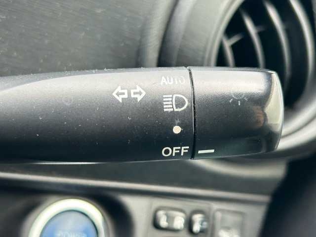 トヨタ アクア S 千葉県 2012(平24)年 7.1万km シルバーM 社外ディスプレイオーディオ/Bluetooth/Apple Carplay/ETC/バックカメラ/1列目シートヒーター/横滑り防止装置/盗難防止装置/Wエアバック/オートライト/ウィンカーミラー/ステアリングスイッチ/プッシュスタート/スマートキー/スペアキー１本/社外アルミホイール/純正フロアマット/保証書/取扱説明書