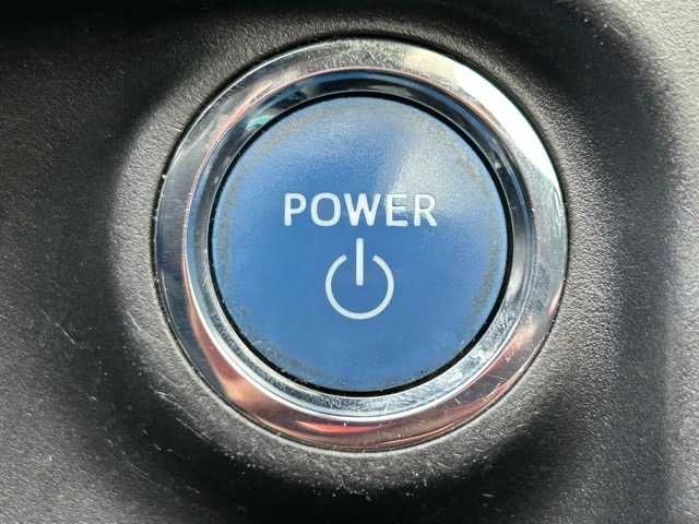 トヨタ アクア S 千葉県 2012(平24)年 7.1万km シルバーM 社外ディスプレイオーディオ/Bluetooth/Apple Carplay/ETC/バックカメラ/1列目シートヒーター/横滑り防止装置/盗難防止装置/Wエアバック/オートライト/ウィンカーミラー/ステアリングスイッチ/プッシュスタート/スマートキー/スペアキー１本/社外アルミホイール/純正フロアマット/保証書/取扱説明書