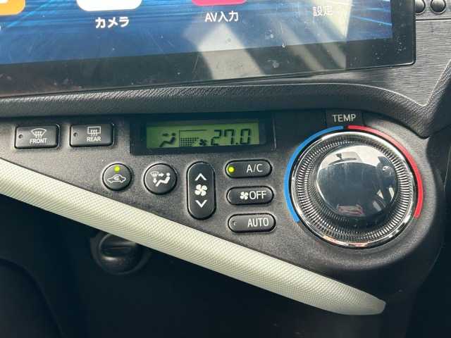 トヨタ アクア S 千葉県 2012(平24)年 7.1万km シルバーM 社外ディスプレイオーディオ/Bluetooth/Apple Carplay/ETC/バックカメラ/1列目シートヒーター/横滑り防止装置/盗難防止装置/Wエアバック/オートライト/ウィンカーミラー/ステアリングスイッチ/プッシュスタート/スマートキー/スペアキー１本/社外アルミホイール/純正フロアマット/保証書/取扱説明書