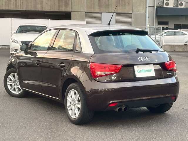 アウディ Ａ１ スポーツバック 1．4TFSI 島根県 2014(平26)年 5.1万km ティークブラウンメタリック 純正ナビ・TV/CD/AU/DVD再生/ＥＴＣ/前後ドライブレコーダー/横滑り防止装置/自動防眩ミラー/純正フロアマット/純正１５インチアルミホイール/保証書・取説/スペアキー1本