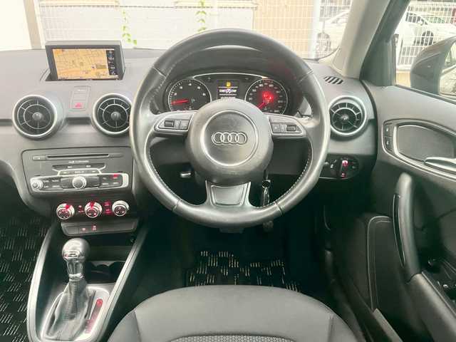 アウディ Ａ１ スポーツバック 1．4TFSI 島根県 2014(平26)年 5.1万km ティークブラウンメタリック 純正ナビ・TV/CD/AU/DVD再生/ＥＴＣ/前後ドライブレコーダー/横滑り防止装置/自動防眩ミラー/純正フロアマット/純正１５インチアルミホイール/保証書・取説/スペアキー1本