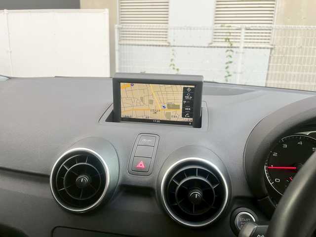 アウディ Ａ１ スポーツバック 1．4TFSI 島根県 2014(平26)年 5.1万km ティークブラウンメタリック 純正ナビ・TV/CD/AU/DVD再生/ＥＴＣ/前後ドライブレコーダー/横滑り防止装置/自動防眩ミラー/純正フロアマット/純正１５インチアルミホイール/保証書・取説/スペアキー1本