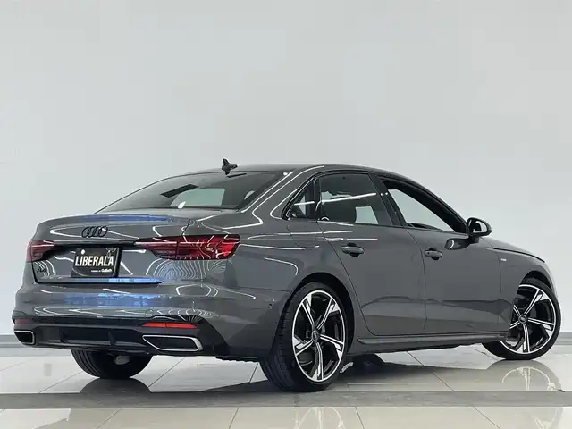 アウディ Ａ４ 35TDI Sライン 岡山県 2023(令5)年 0.9万km デイトナグレーパールエフェクト 150台限定車/マイルドハイブリッドディーゼルターボ/コンフォートパッケージ/S-LinePlusパッケージ/純正ナビ/パークアシスト/サラウンドビューカメラ/スマートフォンワイヤレスチャージング/マトリクスLEDヘッドライト/シートメモリー/AUDIsport19インチAW/全席シートヒーター