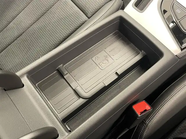 アウディ Ａ４ 35TDI Sライン 岡山県 2023(令5)年 0.9万km デイトナグレーパールエフェクト 150台限定車/マイルドハイブリッドディーゼルターボ/コンフォートパッケージ/S-LinePlusパッケージ/純正ナビ/パークアシスト/サラウンドビューカメラ/スマートフォンワイヤレスチャージング/マトリクスLEDヘッドライト/シートメモリー/AUDIsport19インチAW/全席シートヒーター