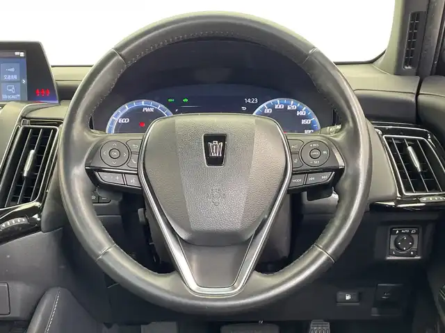 トヨタ クラウン ハイブリッド RS アドバンス 栃木県 2020(令2)年 3.7万km プレシャスブラックパール 純正ナビ/(CD/DVD/フルセグTV/Bluetooth/MSV/USB)/全方位カメラ/トヨタセーフティーセンス/・衝突軽減ブレーキ/・車線逸脱警報/・オートマチックハイビーム/・先行車発進告知機能/アダプティブクルーズコントロール/前後コーナーセンサー/BSM/置くだけ充電/ETC2.0/前後ドラレコ/パワーシート/シートヒーター/シートエアコン/禁煙車/ステアリングヒーター/ヘッドアップディスプレイ/シーケンシャルウィンカー/オートライト/LEDヘッドライト/パドルシフト/横滑り防止装置/フォグランプ/スマートキー/プッシュスタート/ステアリングスイッチ/革巻きステアリング/ウィンカーミラー/純正18インチアルミホイール/純正フロアマット