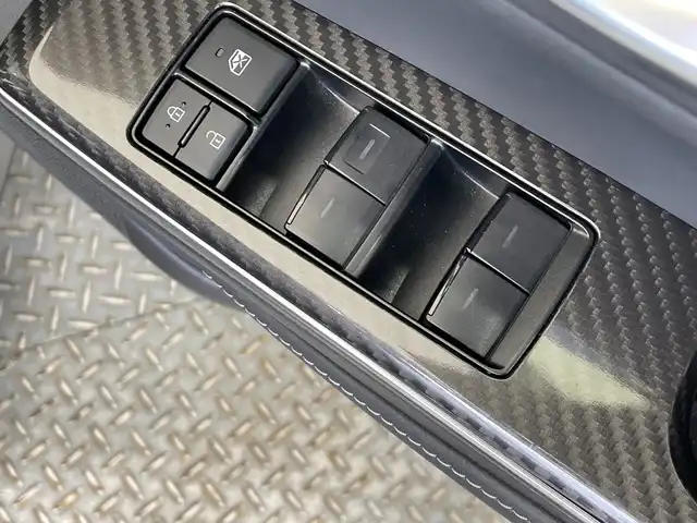 トヨタ クラウン ハイブリッド RS アドバンス 栃木県 2020(令2)年 3.7万km プレシャスブラックパール 純正ナビ/(CD/DVD/フルセグTV/Bluetooth/MSV/USB)/全方位カメラ/トヨタセーフティーセンス/・衝突軽減ブレーキ/・車線逸脱警報/・オートマチックハイビーム/・先行車発進告知機能/アダプティブクルーズコントロール/前後コーナーセンサー/BSM/置くだけ充電/ETC2.0/前後ドラレコ/パワーシート/シートヒーター/シートエアコン/禁煙車/ステアリングヒーター/ヘッドアップディスプレイ/シーケンシャルウィンカー/オートライト/LEDヘッドライト/パドルシフト/横滑り防止装置/フォグランプ/スマートキー/プッシュスタート/ステアリングスイッチ/革巻きステアリング/ウィンカーミラー/純正18インチアルミホイール/純正フロアマット