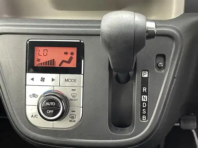 トヨタ パッソ モーダ　Gパッケージ 熊本県 2016(平28)年 5.1万km ブラックマイカメタリック/ファイアークォーツレッドメタリック 純正オーディオ（CD・USB）/ビルトインＥＴＣ　/アイドリングストップ　/衝突軽減ブレーキ　/横滑り防止　/後ろのみクリアランスソナー　/純正１４インチＡＷ　/オートライト　/ＬＥＤヘッドライト　/スマートキー　/プッシュスタート