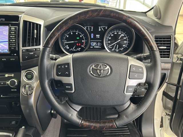 トヨタ ランドクルーザー ZX 道央・札幌 2013(平25)年 5.4万km ホワイトパールクリスタルシャイン ・4WD/・寒冷地仕様/・純正ナビ/フルセグTV/DVD/CD/MSV/BT/・フロント/サイド/バックカメラ/・サンルーフ/・リヤ席モニター/・BRANEWエアロ/・BRANEWマフラー/・パワーバックドア/・クルーズコントロール/・パーキングセンサー/・RSCA/・ステアリングヒーター/・横滑り防止/・ビルトインETC/・レザーシート/・前席パワーシート/・前席シートヒーター/ベンチレーション/・ハイトコントロール/・HID/・LEDフォグ/・リヤフォグ/・ワイパーデアイサー/・プッシュスタート/・スマートキー/・ドアバイザー/・電格ミラー/・ヒッチメンバー/・MAYHEM20インチAW装着