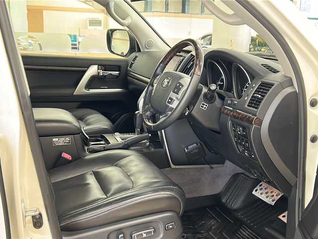 トヨタ ランドクルーザー ZX 道央・札幌 2013(平25)年 5.4万km ホワイトパールクリスタルシャイン ・4WD/・寒冷地仕様/・純正ナビ/フルセグTV/DVD/CD/MSV/BT/・フロント/サイド/バックカメラ/・サンルーフ/・リヤ席モニター/・BRANEWエアロ/・BRANEWマフラー/・パワーバックドア/・クルーズコントロール/・パーキングセンサー/・RSCA/・ステアリングヒーター/・横滑り防止/・ビルトインETC/・レザーシート/・前席パワーシート/・前席シートヒーター/ベンチレーション/・ハイトコントロール/・HID/・LEDフォグ/・リヤフォグ/・ワイパーデアイサー/・プッシュスタート/・スマートキー/・ドアバイザー/・電格ミラー/・ヒッチメンバー/・MAYHEM20インチAW装着