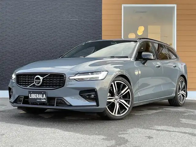 ボルボ Ｖ６０ B5 Rデザイン 栃木県 2022(令4)年 1万km グレー ハーフレザー/パワーシート/全席シートヒーター/ステアリングヒーター/ナビ/フルセグTV/全方位カメラ/ETC/ACC/レーンキープアシスト/ブラインドスポット/パワーテールゲート/Harman/Kardon/ドライブレコーダー/ヘッドアップディスプレイ/レーンキープアシスト/ブラインドスポット/ワイヤレスチャージ