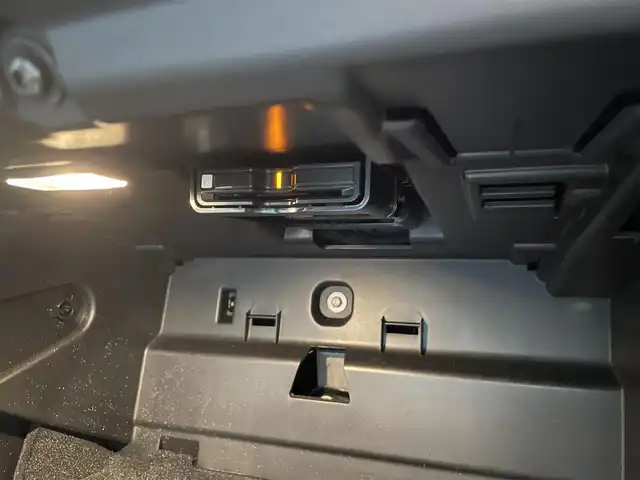 ボルボ Ｖ６０ B5 Rデザイン 栃木県 2022(令4)年 1万km グレー ハーフレザー/パワーシート/全席シートヒーター/ステアリングヒーター/ナビ/フルセグTV/全方位カメラ/ETC/ACC/レーンキープアシスト/ブラインドスポット/パワーテールゲート/Harman/Kardon/ドライブレコーダー/ヘッドアップディスプレイ/レーンキープアシスト/ブラインドスポット/ワイヤレスチャージ