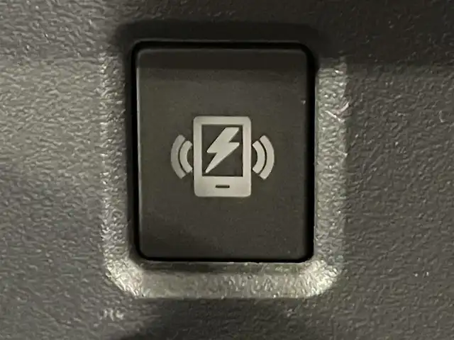 日産 オーラ G 愛知県 2021(令3)年 6.5万km オーロラフレアブルーパール 純正９インチナビ　/（AM/FM/フルセグTV/USB/CarPlay/HDMI/Bluetooth)/ＢＯＳＥサウンド　/プロパイロット　/アラウンドビューモニター　/衝突軽減ブレーキ　/ビルトインＥＴＣ２．０　/LEDヘッドライト/ワイヤレス充電　/デジタルインナーミラー　/ドライブレコーダー　/ブラインドスポットモニター/車線逸脱警報/オートマチックハイビーム/ソナー/ハンドル支援/純正フロアマット