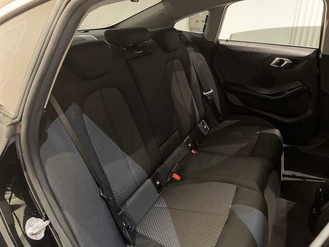 ＢＭＷ ２１８ｉ グランクーペ プレイ 新潟県 2020(令2)年 3.4万km サファイアブラックP  BMWライブ・コックピット/・HDDナビゲーション・システム/・10.25インチ マルチ・ディスプレイ・メーター・パネル/・10.25インチ ワイド・コントロール・ディスプレイ/・Apple CarPlay/マルチスポーク・スタイリング546 アロイ・ホイール/ライト・パッケージ：/・アンビエント・ライト/・リーディング・ライト/・ 照明付バニティ・ミラー/・ドア・ハンドル照明/・フロント・フットウェル・ライト/・LEDプロジェクション・ライト〔運転席〕/ドライビングアシスト/・ACC／アクティブ・クルーズ・コントロール/・トラフィック・サイン・アシスト/・レーン・ディパーチャー・ウォーニング/・ レーン・チェンジ・ウォーニング /・前車接近警告機能/・後車衝突警告機能/・ 衝突回避・被害軽減ブレーキ/・リヤ・ビュー・カメラ/ワイヤレス・チャージング/パワーシート/ドライブレコーダー