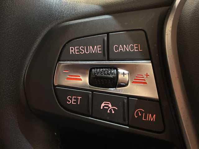 ＢＭＷ ２１８ｉ グランクーペ プレイ 新潟県 2020(令2)年 3.4万km サファイアブラックP  BMWライブ・コックピット/・HDDナビゲーション・システム/・10.25インチ マルチ・ディスプレイ・メーター・パネル/・10.25インチ ワイド・コントロール・ディスプレイ/・Apple CarPlay/マルチスポーク・スタイリング546 アロイ・ホイール/ライト・パッケージ：/・アンビエント・ライト/・リーディング・ライト/・ 照明付バニティ・ミラー/・ドア・ハンドル照明/・フロント・フットウェル・ライト/・LEDプロジェクション・ライト〔運転席〕/ドライビングアシスト/・ACC／アクティブ・クルーズ・コントロール/・トラフィック・サイン・アシスト/・レーン・ディパーチャー・ウォーニング/・ レーン・チェンジ・ウォーニング /・前車接近警告機能/・後車衝突警告機能/・ 衝突回避・被害軽減ブレーキ/・リヤ・ビュー・カメラ/ワイヤレス・チャージング/パワーシート/ドライブレコーダー