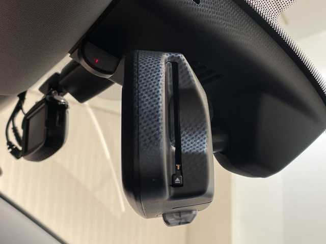 ＢＭＷ ２１８ｉ グランクーペ プレイ 新潟県 2020(令2)年 3.4万km サファイアブラックP  BMWライブ・コックピット/・HDDナビゲーション・システム/・10.25インチ マルチ・ディスプレイ・メーター・パネル/・10.25インチ ワイド・コントロール・ディスプレイ/・Apple CarPlay/マルチスポーク・スタイリング546 アロイ・ホイール/ライト・パッケージ：/・アンビエント・ライト/・リーディング・ライト/・ 照明付バニティ・ミラー/・ドア・ハンドル照明/・フロント・フットウェル・ライト/・LEDプロジェクション・ライト〔運転席〕/ドライビングアシスト/・ACC／アクティブ・クルーズ・コントロール/・トラフィック・サイン・アシスト/・レーン・ディパーチャー・ウォーニング/・ レーン・チェンジ・ウォーニング /・前車接近警告機能/・後車衝突警告機能/・ 衝突回避・被害軽減ブレーキ/・リヤ・ビュー・カメラ/ワイヤレス・チャージング/パワーシート/ドライブレコーダー