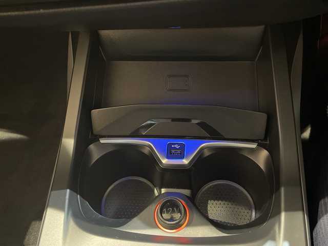 ＢＭＷ ２１８ｉ グランクーペ プレイ 新潟県 2020(令2)年 3.4万km サファイアブラックP  BMWライブ・コックピット/・HDDナビゲーション・システム/・10.25インチ マルチ・ディスプレイ・メーター・パネル/・10.25インチ ワイド・コントロール・ディスプレイ/・Apple CarPlay/マルチスポーク・スタイリング546 アロイ・ホイール/ライト・パッケージ：/・アンビエント・ライト/・リーディング・ライト/・ 照明付バニティ・ミラー/・ドア・ハンドル照明/・フロント・フットウェル・ライト/・LEDプロジェクション・ライト〔運転席〕/ドライビングアシスト/・ACC／アクティブ・クルーズ・コントロール/・トラフィック・サイン・アシスト/・レーン・ディパーチャー・ウォーニング/・ レーン・チェンジ・ウォーニング /・前車接近警告機能/・後車衝突警告機能/・ 衝突回避・被害軽減ブレーキ/・リヤ・ビュー・カメラ/ワイヤレス・チャージング/パワーシート/ドライブレコーダー