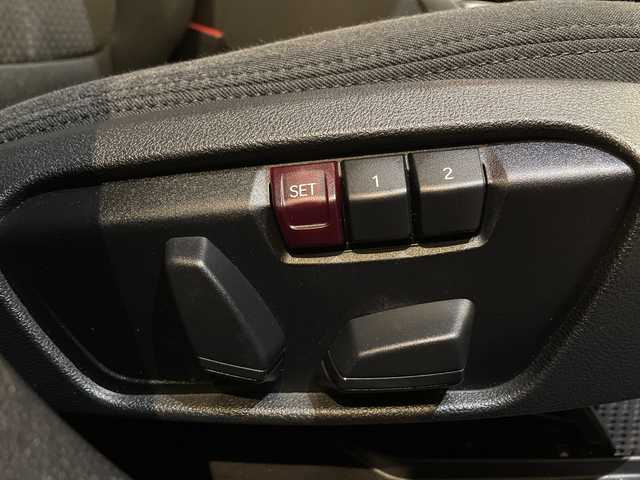 ＢＭＷ ２１８ｉ グランクーペ プレイ 新潟県 2020(令2)年 3.4万km サファイアブラックP  BMWライブ・コックピット/・HDDナビゲーション・システム/・10.25インチ マルチ・ディスプレイ・メーター・パネル/・10.25インチ ワイド・コントロール・ディスプレイ/・Apple CarPlay/マルチスポーク・スタイリング546 アロイ・ホイール/ライト・パッケージ：/・アンビエント・ライト/・リーディング・ライト/・ 照明付バニティ・ミラー/・ドア・ハンドル照明/・フロント・フットウェル・ライト/・LEDプロジェクション・ライト〔運転席〕/ドライビングアシスト/・ACC／アクティブ・クルーズ・コントロール/・トラフィック・サイン・アシスト/・レーン・ディパーチャー・ウォーニング/・ レーン・チェンジ・ウォーニング /・前車接近警告機能/・後車衝突警告機能/・ 衝突回避・被害軽減ブレーキ/・リヤ・ビュー・カメラ/ワイヤレス・チャージング/パワーシート/ドライブレコーダー