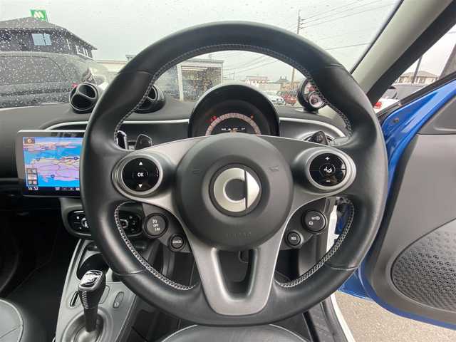 スマート ＭＣＣ スマート フォーフォー BRABUSスポーツ 福岡県 2018(平30)年 2.7万km 青Ⅱ ・ガラスルーフ/・クルーズコントロール/・SDナビ/Bluetooth/・バックカメラ/・シートヒーター/・社外前後ドライブレコーダー/・フルセグ/・社外ETC/・純正17AW/・保証書/・取扱説明書/・記録簿