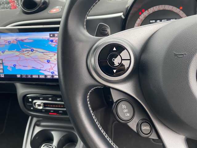 スマート ＭＣＣ スマート フォーフォー BRABUSスポーツ 福岡県 2018(平30)年 2.7万km 青Ⅱ ・ガラスルーフ/・クルーズコントロール/・SDナビ/Bluetooth/・バックカメラ/・シートヒーター/・社外前後ドライブレコーダー/・フルセグ/・社外ETC/・純正17AW/・保証書/・取扱説明書/・記録簿