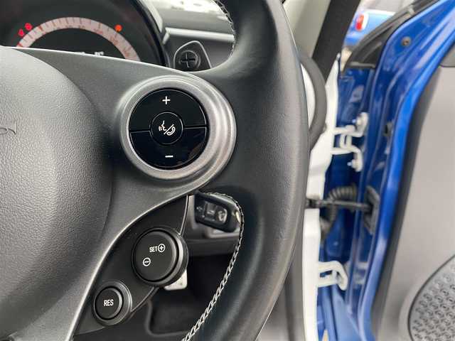 スマート ＭＣＣ スマート フォーフォー BRABUSスポーツ 福岡県 2018(平30)年 2.7万km 青Ⅱ ・ガラスルーフ/・クルーズコントロール/・SDナビ/Bluetooth/・バックカメラ/・シートヒーター/・社外前後ドライブレコーダー/・フルセグ/・社外ETC/・純正17AW/・保証書/・取扱説明書/・記録簿