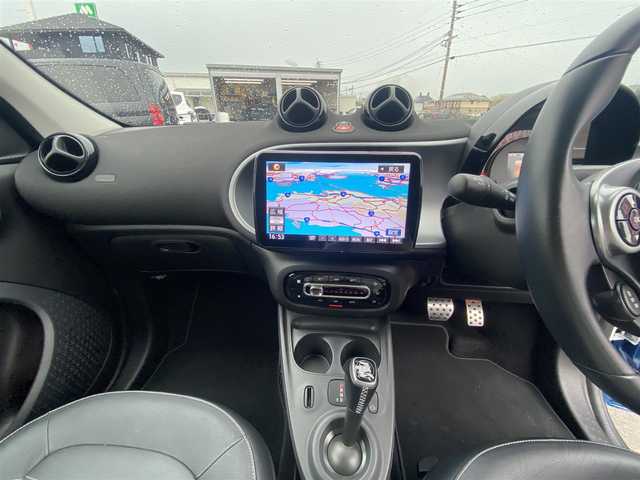 スマート ＭＣＣ スマート フォーフォー BRABUSスポーツ 福岡県 2018(平30)年 2.7万km 青Ⅱ ・ガラスルーフ/・クルーズコントロール/・SDナビ/Bluetooth/・バックカメラ/・シートヒーター/・社外前後ドライブレコーダー/・フルセグ/・社外ETC/・純正17AW/・保証書/・取扱説明書/・記録簿