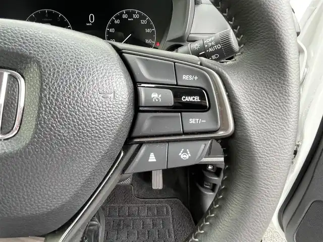ホンダ ＷＲ－Ｖ Z 群馬県 2024(令6)年 0.5万km プラチナホワイトパール 純正8インチナビ（FM/AM/TV/BT）/フルセグTV/ホンダセンシング/・衝突軽減ブレーキ/・レーンキープアシスト/・踏み間違い衝突軽減/・レーンキープアシスト/・パーキングセンサー/・アダプティブクルーズコントロール/・横滑り防止装置/バックカメラ/純正フロアマット/純正アルミホイール/ワンオーナー/ステアリングスイッチ/革巻きステアリング/フォグライト/スマートキー/パワーステアリング/パワーウィンドウ/取扱説明書/保証書