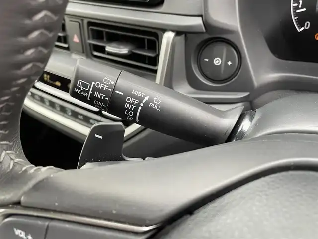 ホンダ ＷＲ－Ｖ Z 群馬県 2024(令6)年 0.5万km プラチナホワイトパール 純正8インチナビ（FM/AM/TV/BT）/フルセグTV/ホンダセンシング/・衝突軽減ブレーキ/・レーンキープアシスト/・踏み間違い衝突軽減/・レーンキープアシスト/・パーキングセンサー/・アダプティブクルーズコントロール/・横滑り防止装置/バックカメラ/純正フロアマット/純正アルミホイール/ワンオーナー/ステアリングスイッチ/革巻きステアリング/フォグライト/スマートキー/パワーステアリング/パワーウィンドウ/取扱説明書/保証書